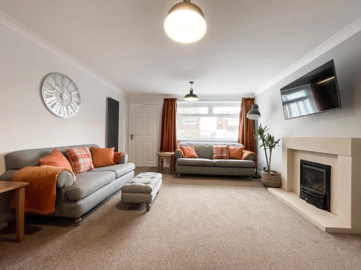 Вилла Well Situated, Cosy 2 Bed House Уэст-Кирби Экстерьер фото