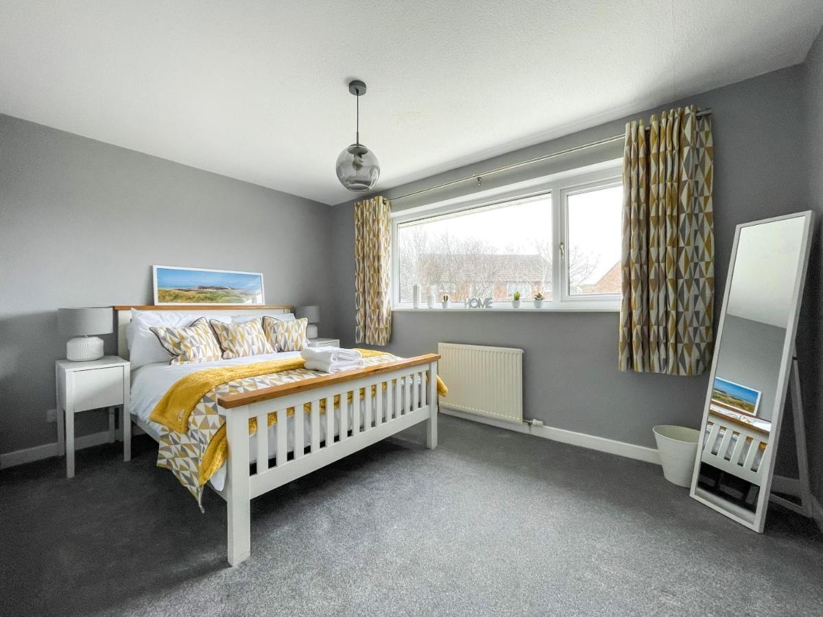 Вилла Well Situated, Cosy 2 Bed House Уэст-Кирби Экстерьер фото